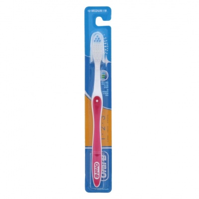 ORAL B SPAZZ. CLASSIC CLEAN 40 MEDIUM